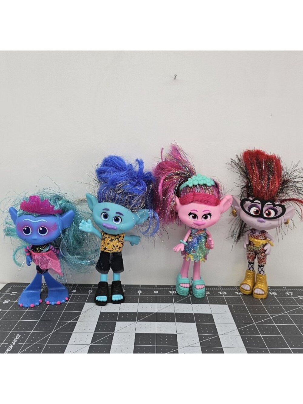 DreamWorks Trolls World Tour Fashion Remix Pack Doll Lot of 4 Poppy Barb Branch